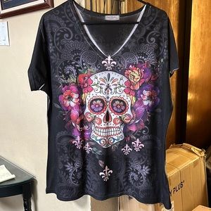 Women’s XXL Shirt with sugar skull design on both front and back.